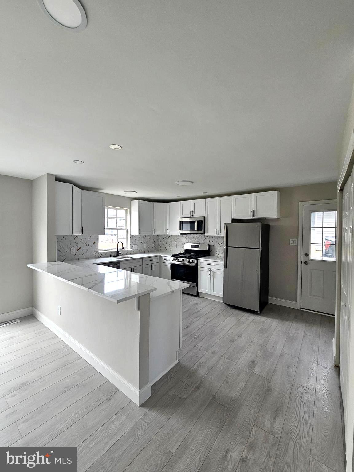 ROSLYN - Residential