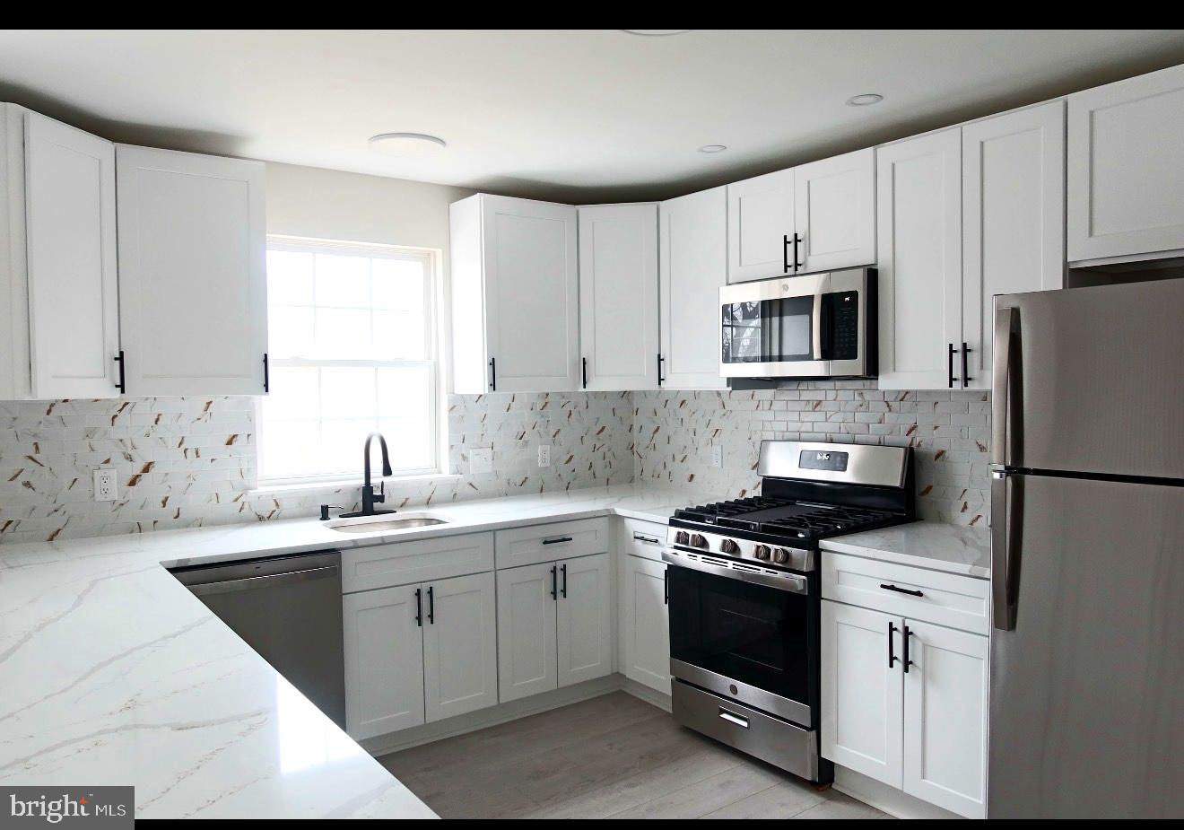 ROSLYN - Residential