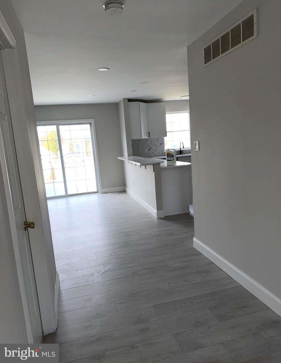 ROSLYN - Residential