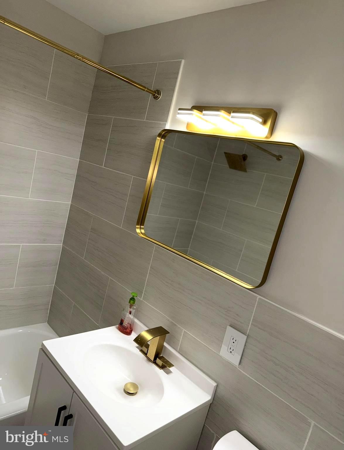 ROSLYN - Residential