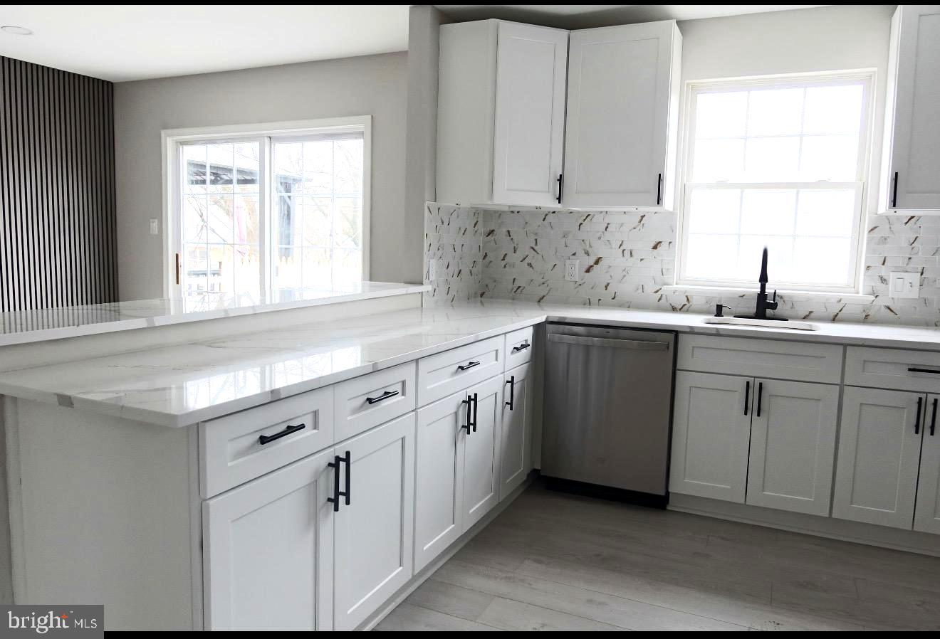 ROSLYN - Residential