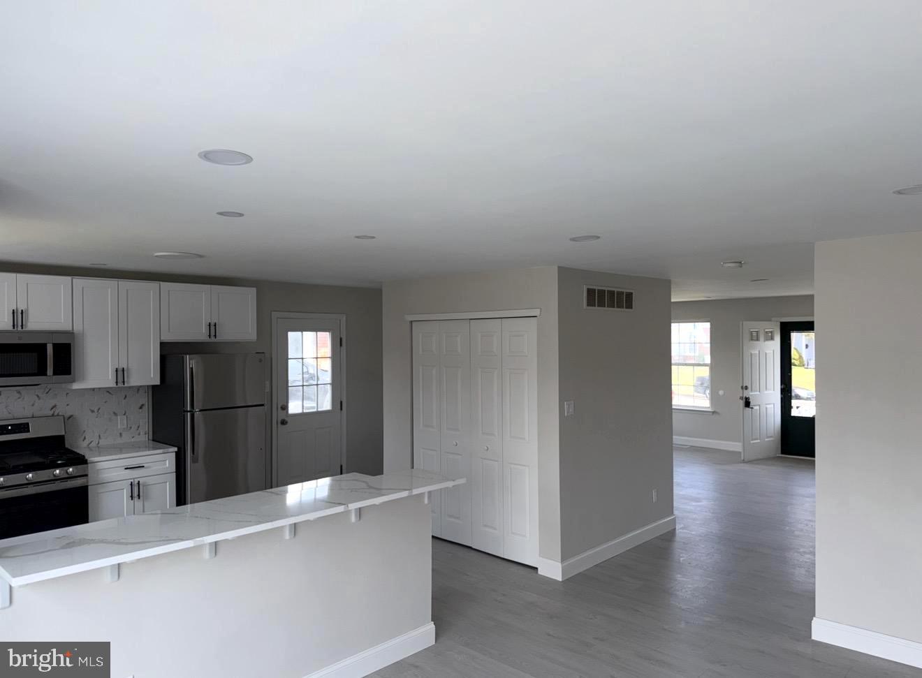 ROSLYN - Residential