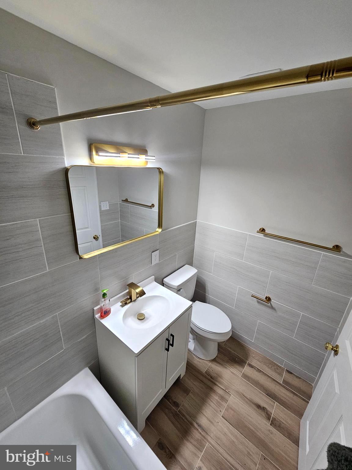 ROSLYN - Residential