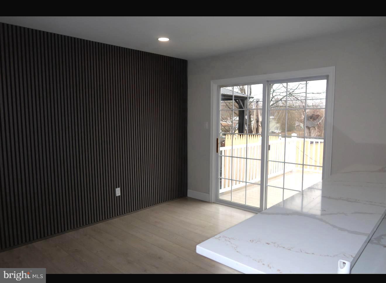 ROSLYN - Residential