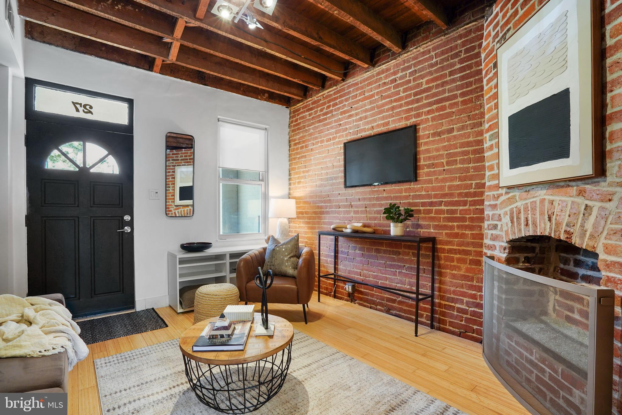 27 16TH STREET NE