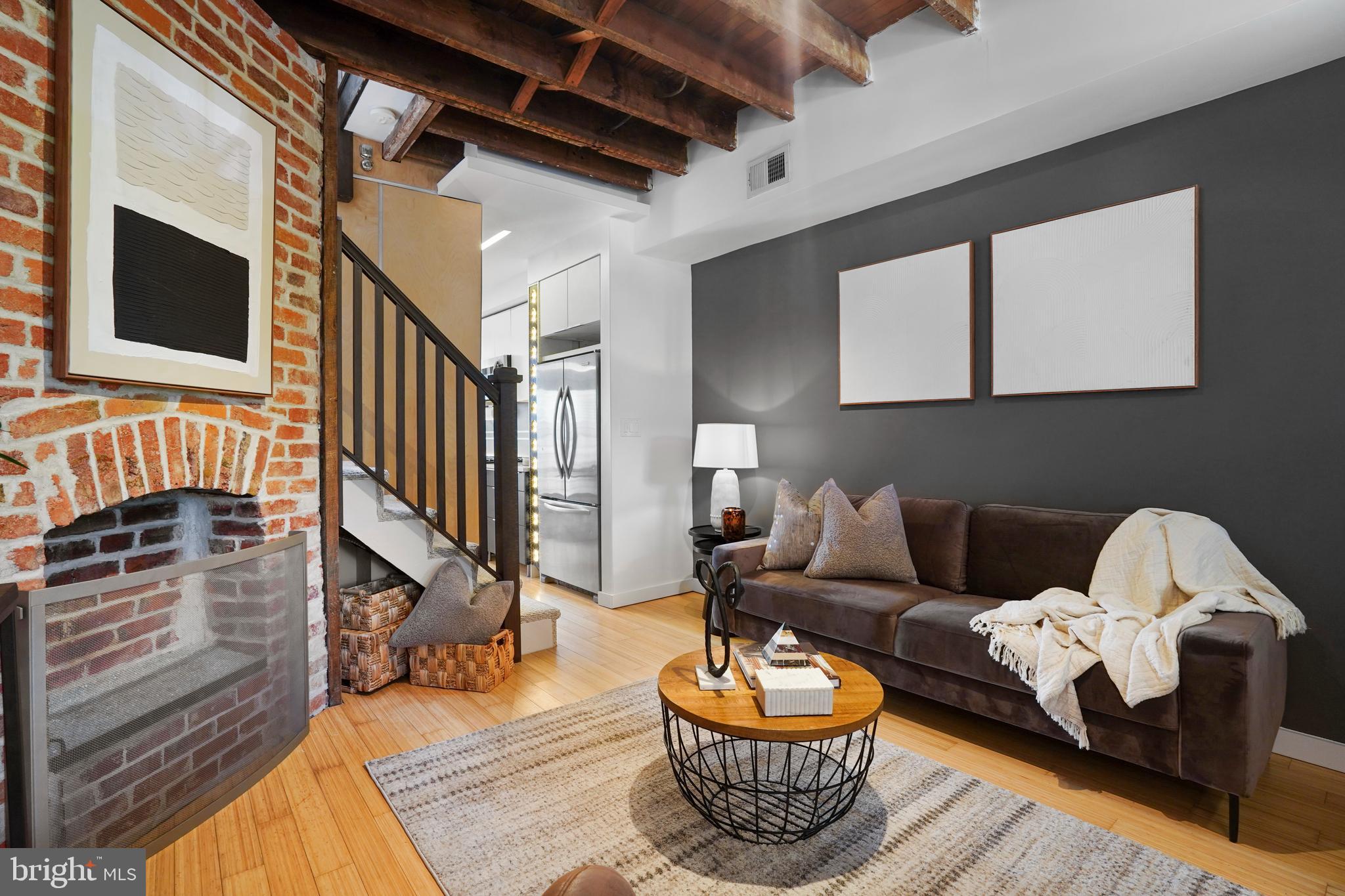 27 16TH STREET NE