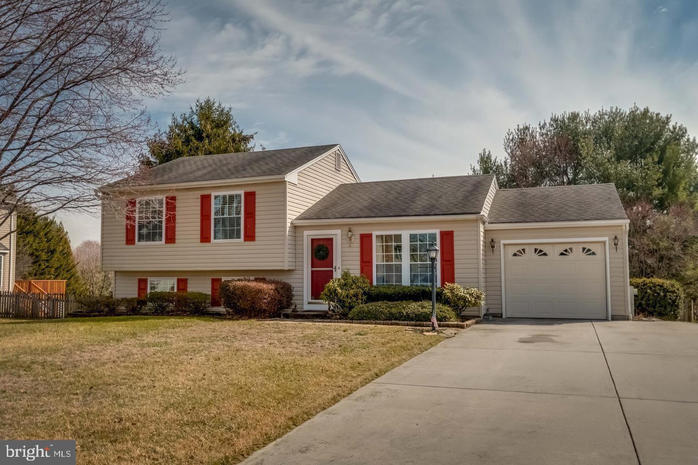 FOREST LAKES - Residential