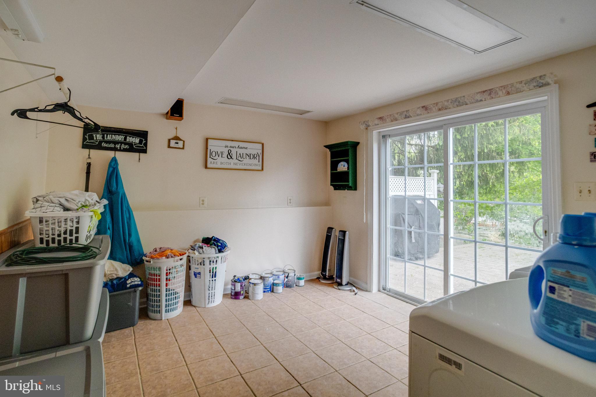 FOREST LAKES - Residential