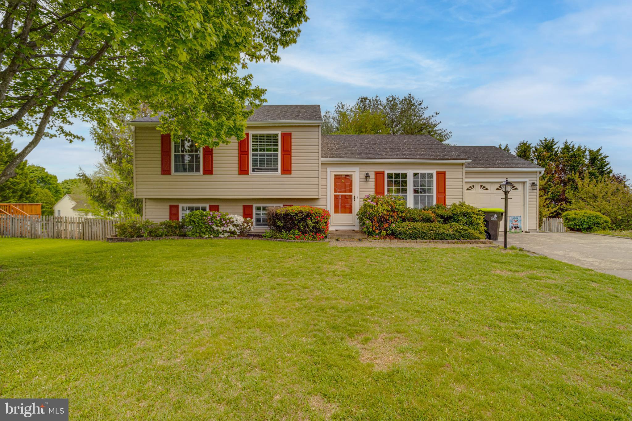 FOREST LAKES - Residential