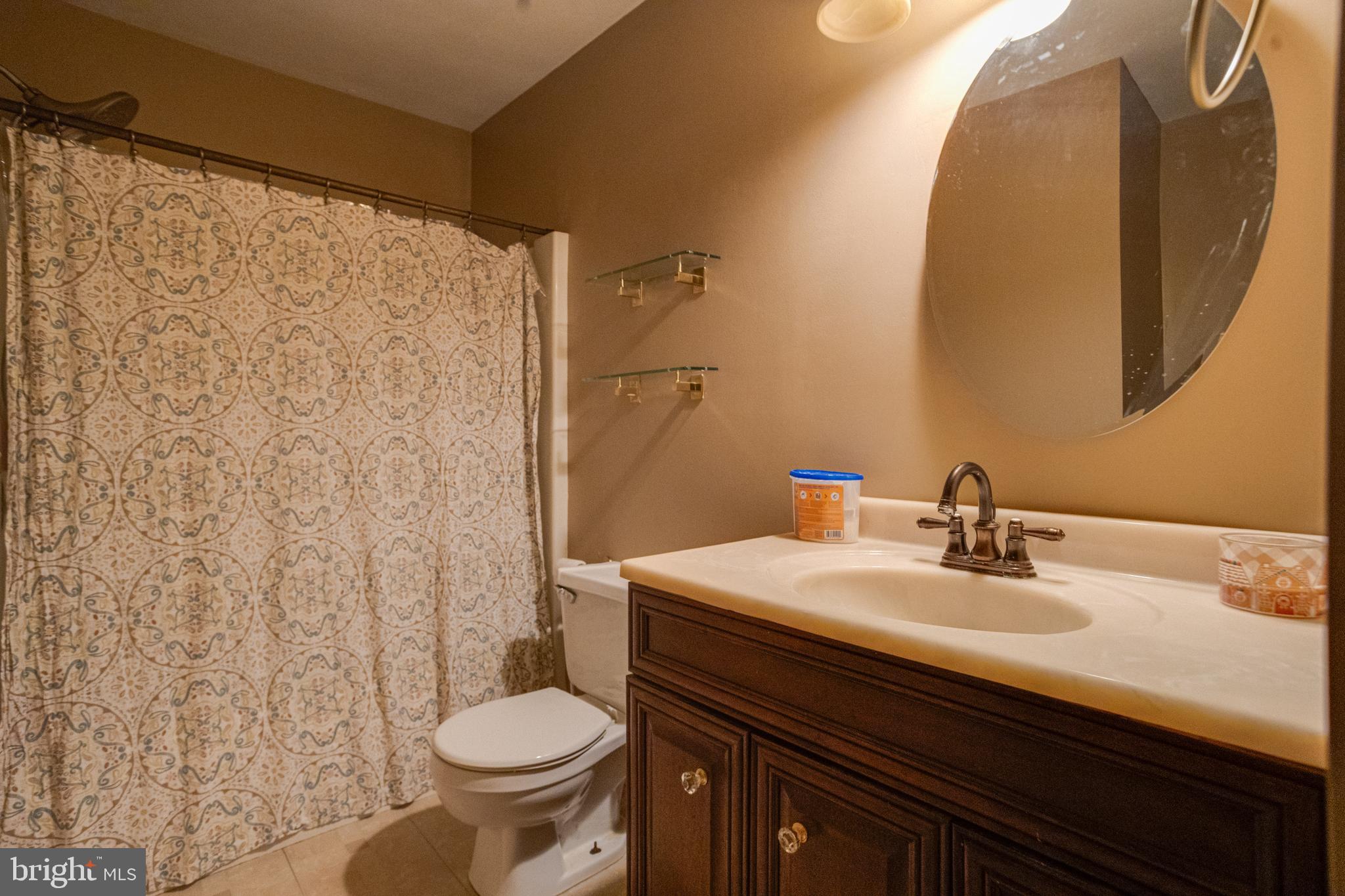 FOREST LAKES - Residential