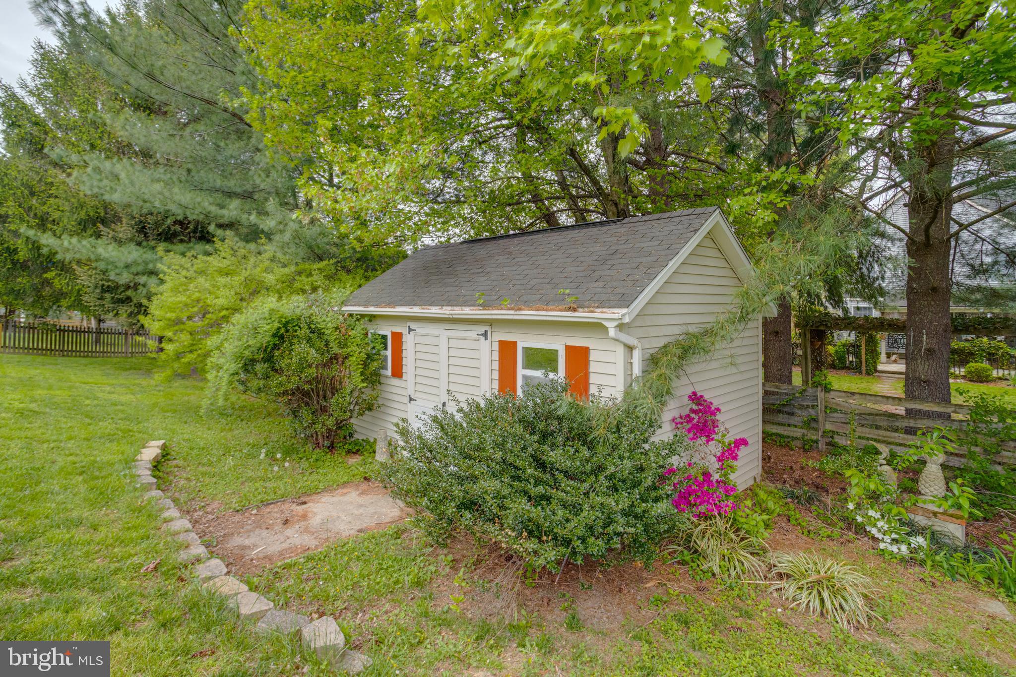 FOREST LAKES - Residential