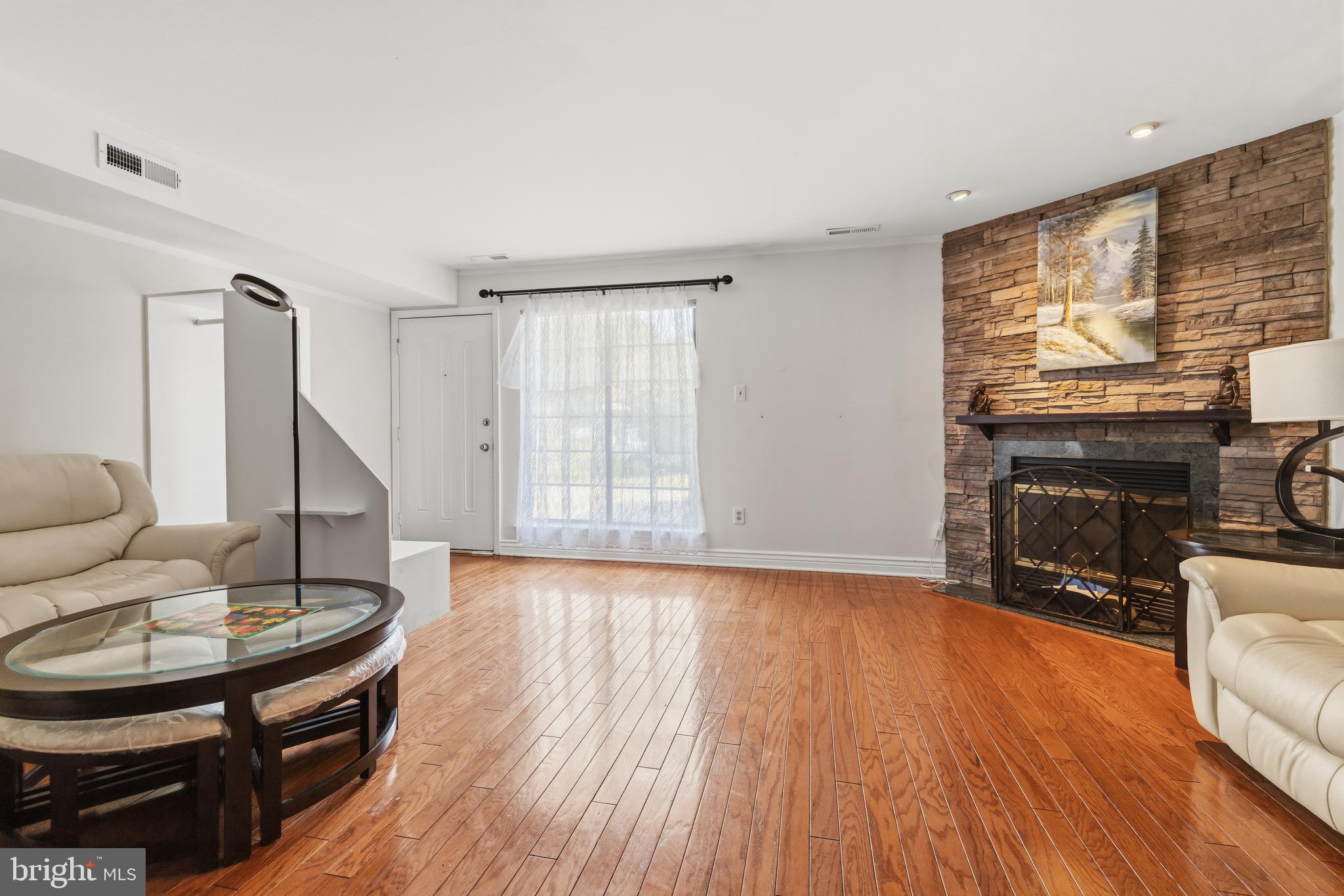 1204 FRIEL PLACE