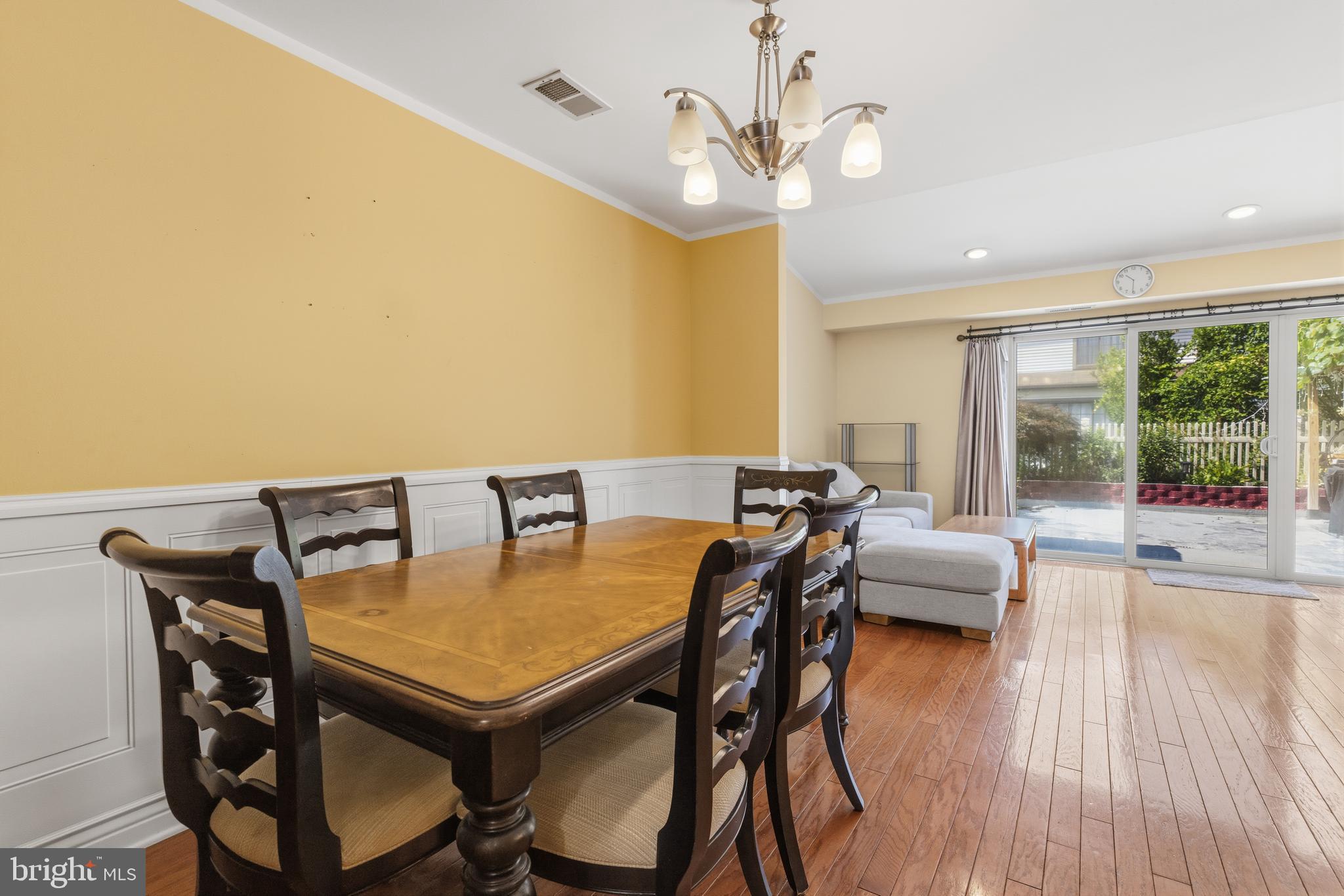 1204 FRIEL PLACE