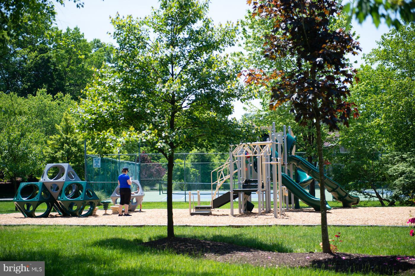 CHARING CROSS - Residential