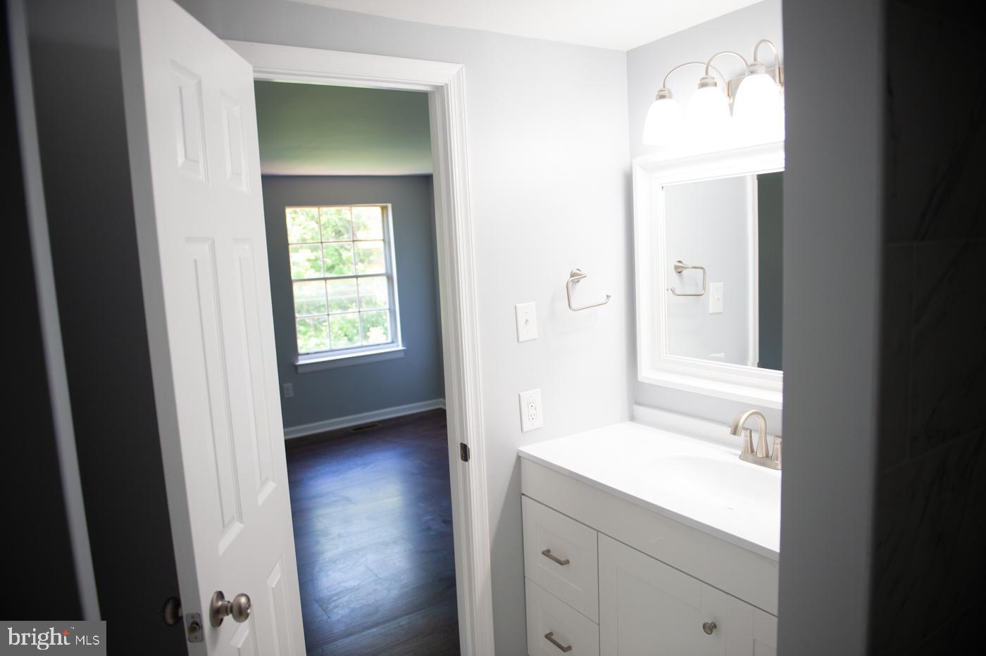 CHARING CROSS - Residential