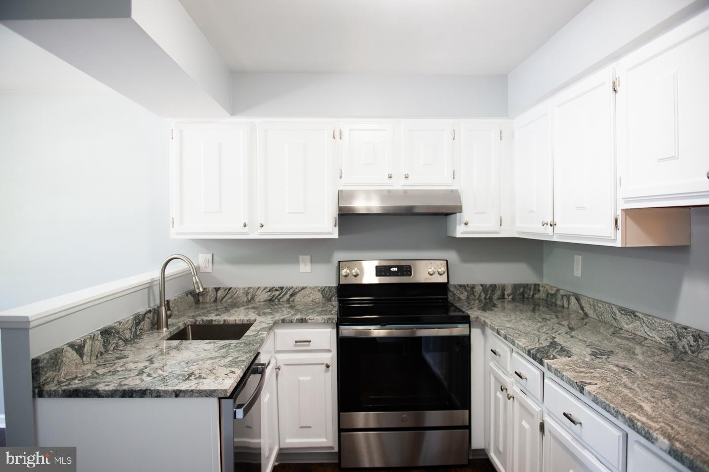 CHARING CROSS - Residential