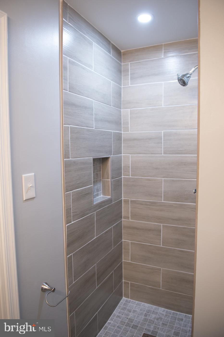 CHARING CROSS - Residential