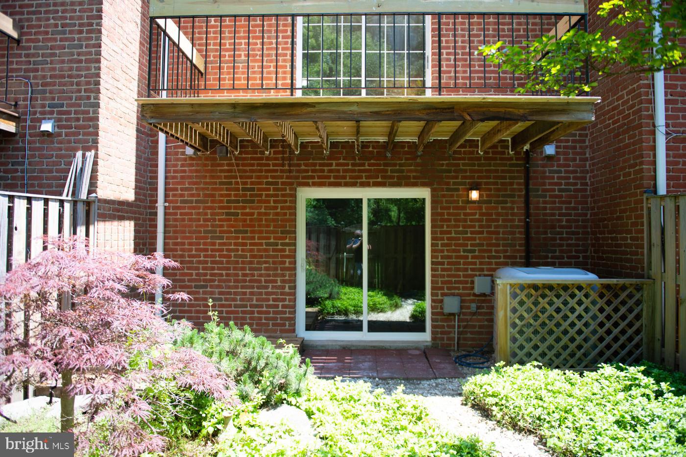 CHARING CROSS - Residential