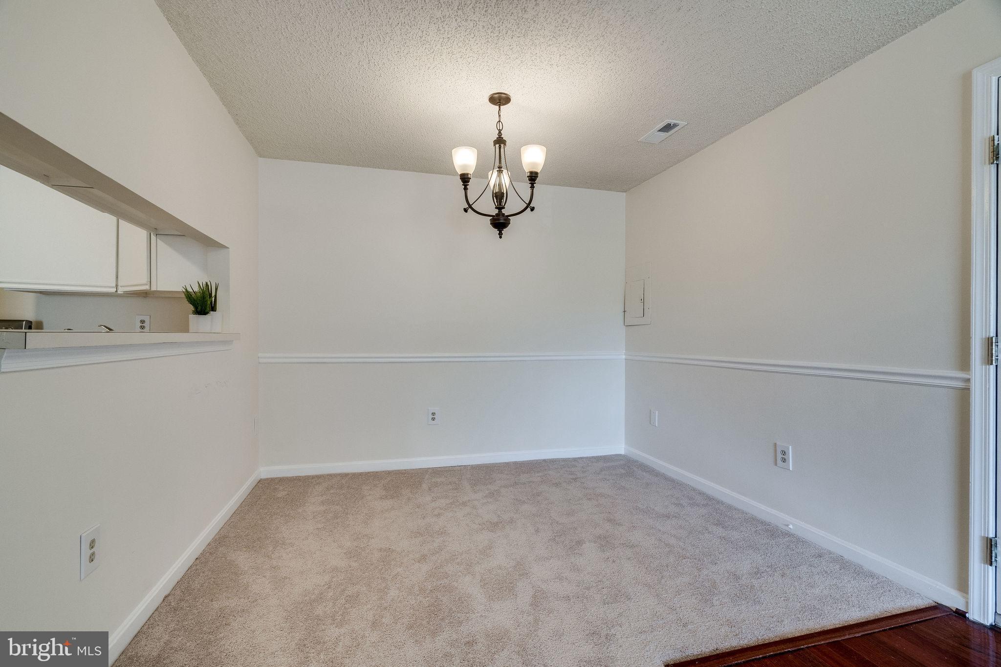 VICTORIA CROSSINGS AT MANCHESTER LAKES - Residential Lease