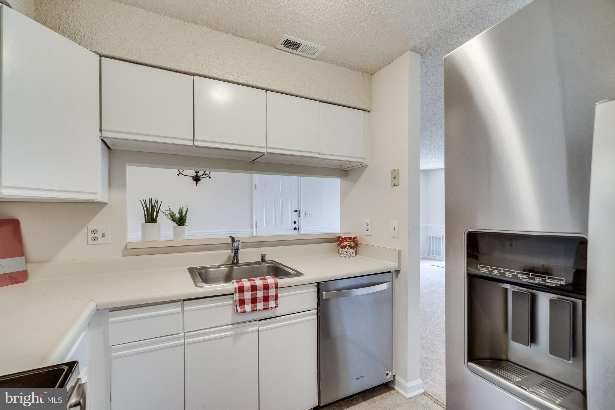 VICTORIA CROSSINGS AT MANCHESTER LAKES - Residential Lease