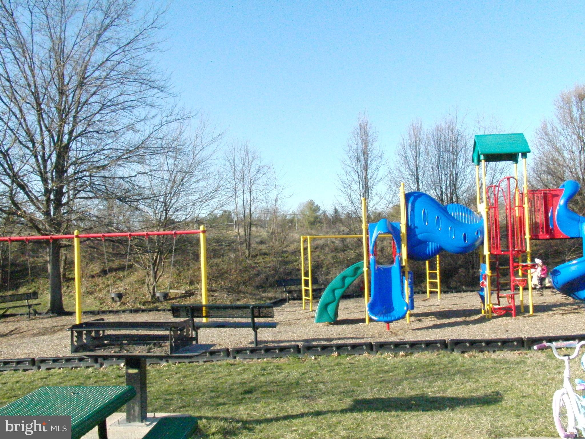 VICTORIA CROSSINGS AT MANCHESTER LAKES - Residential Lease