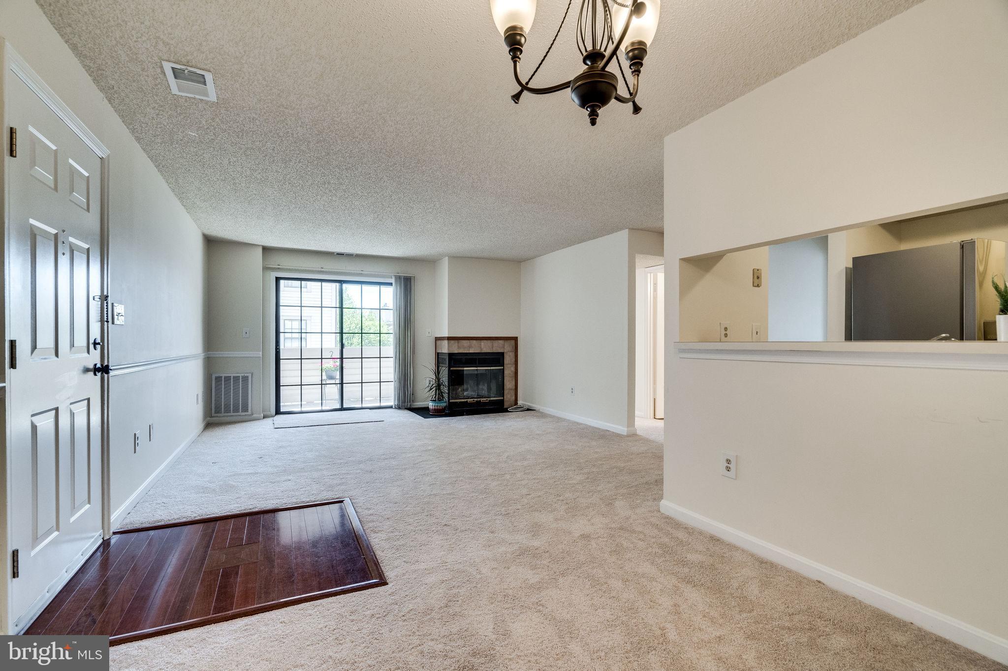 VICTORIA CROSSINGS AT MANCHESTER LAKES - Residential Lease