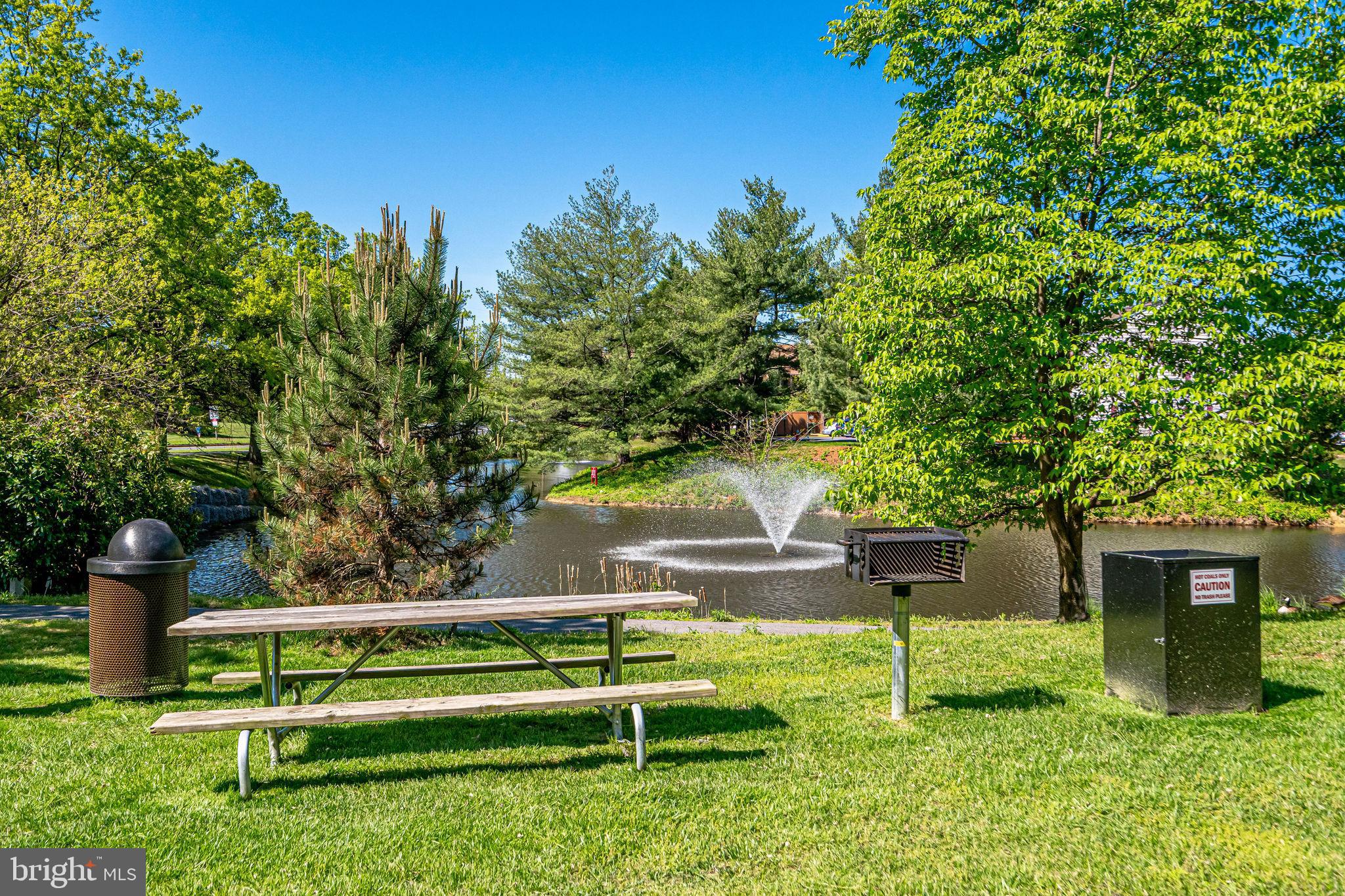 VICTORIA CROSSINGS AT MANCHESTER LAKES - Residential Lease