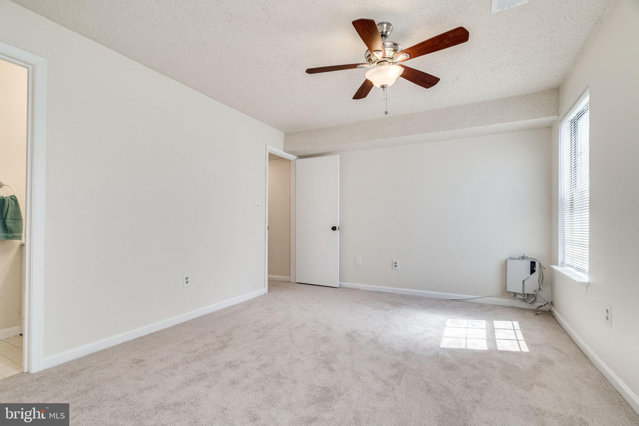 VICTORIA CROSSINGS AT MANCHESTER LAKES - Residential Lease