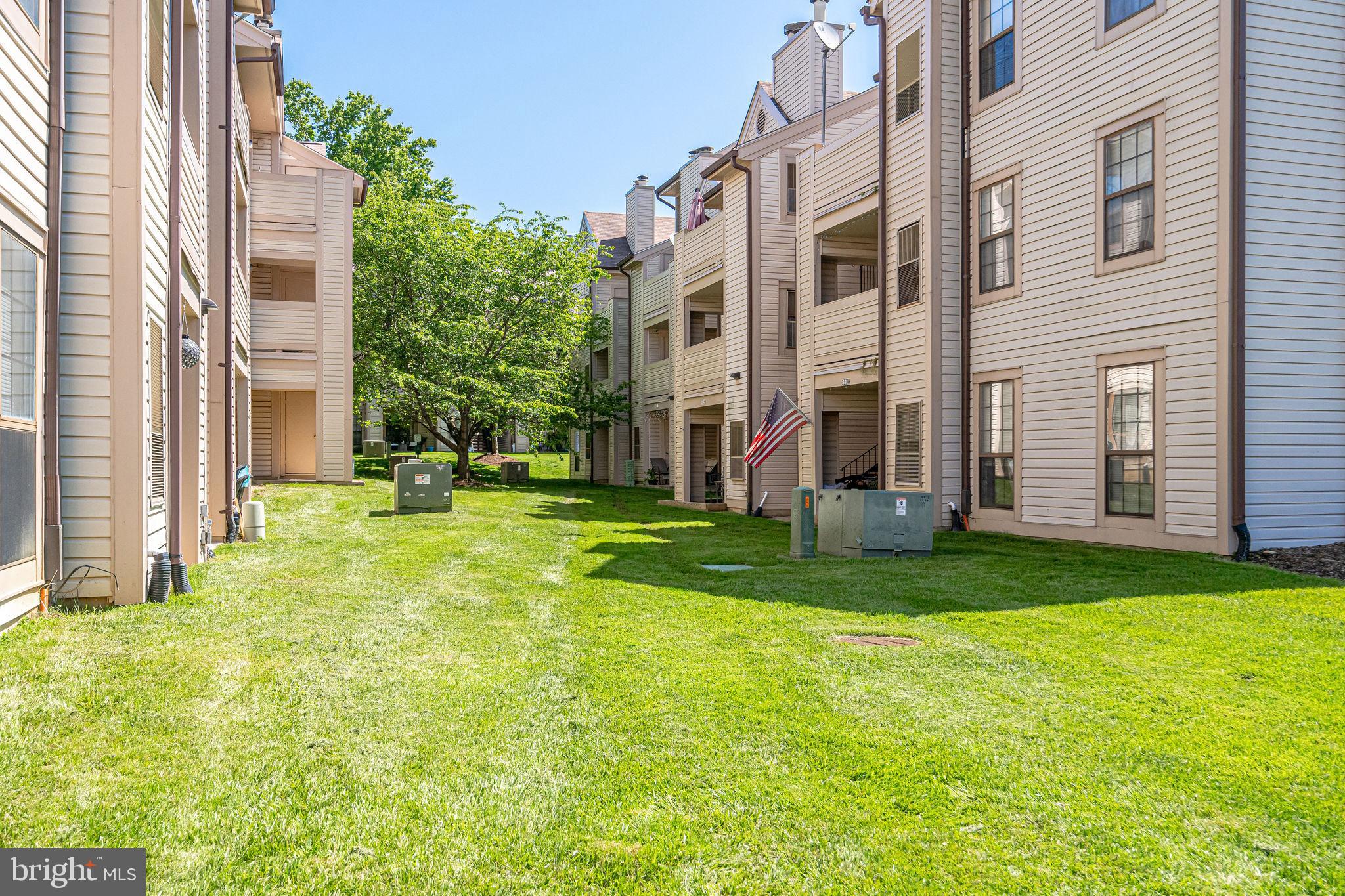VICTORIA CROSSINGS AT MANCHESTER LAKES - Residential Lease