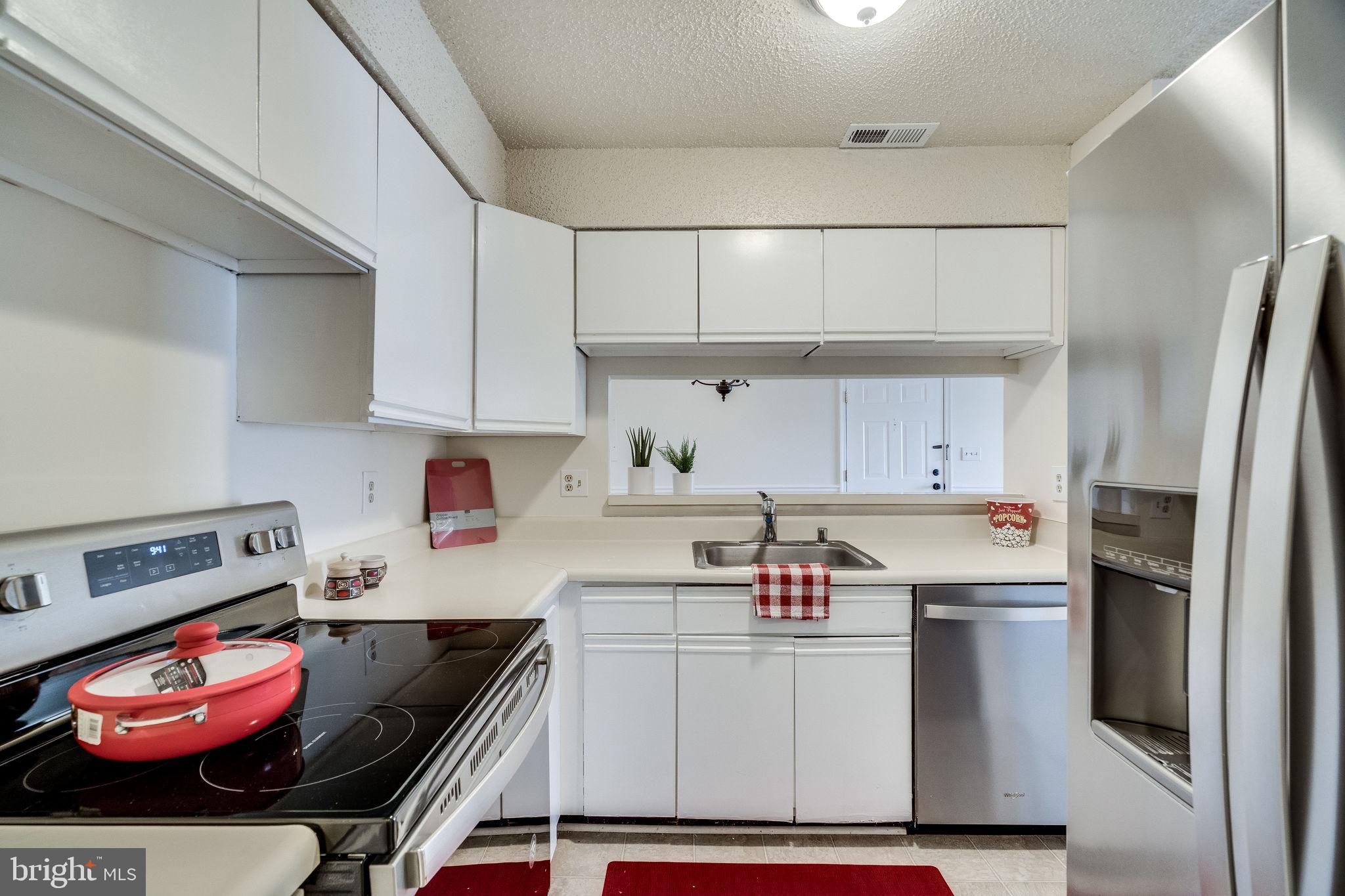 VICTORIA CROSSINGS AT MANCHESTER LAKES - Residential Lease