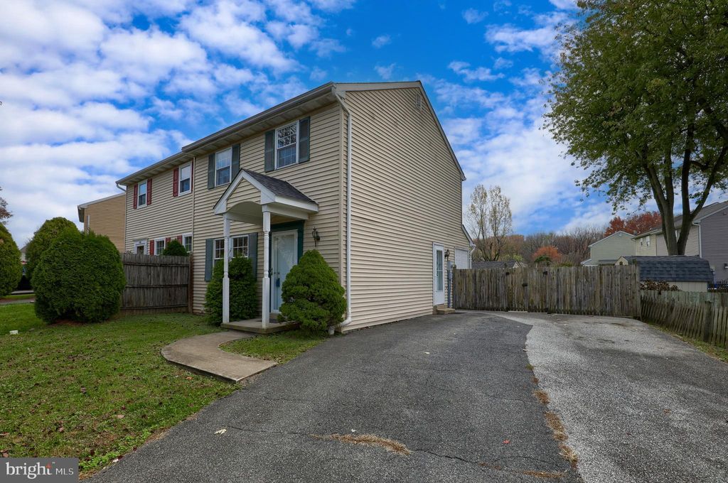 Photo of 308 Dohner Drive, Lancaster, PA 17602 (MLS # PALA2043406)