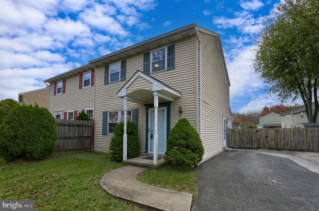 Photo of 308 Dohner Drive, Lancaster, PA 17602 (MLS # PALA2043406)