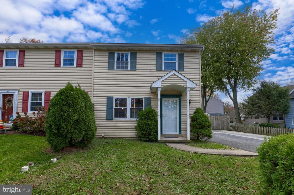 Photo of 308 Dohner Drive, Lancaster, PA 17602 (MLS # PALA2043406)