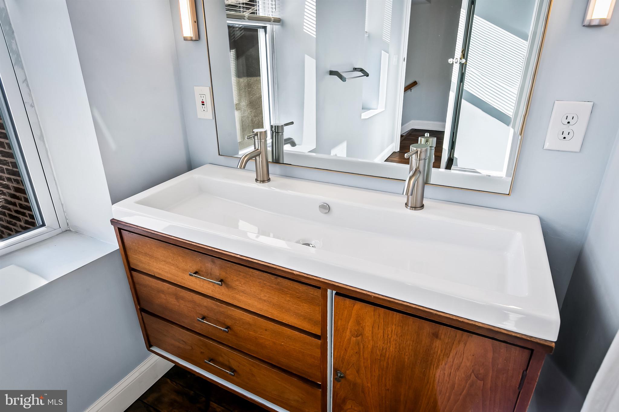 WASHINGTON HILL - Residential