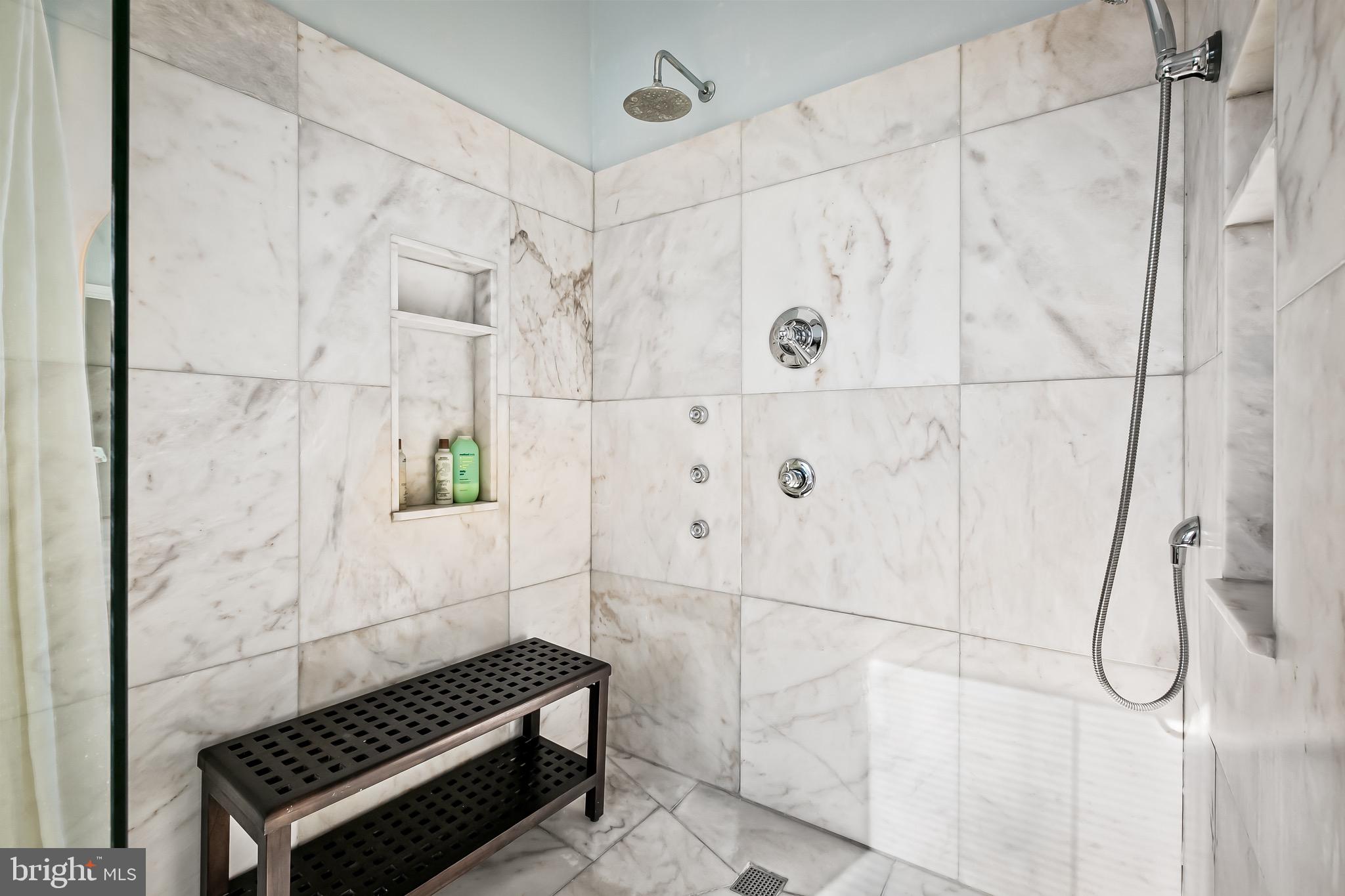 WASHINGTON HILL - Residential