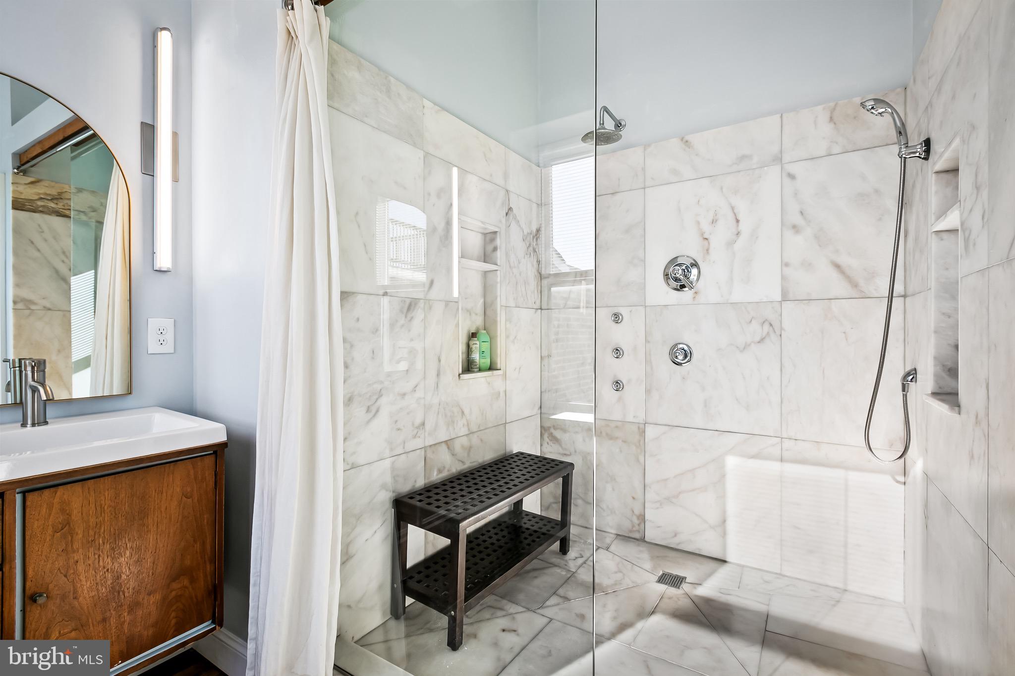 WASHINGTON HILL - Residential