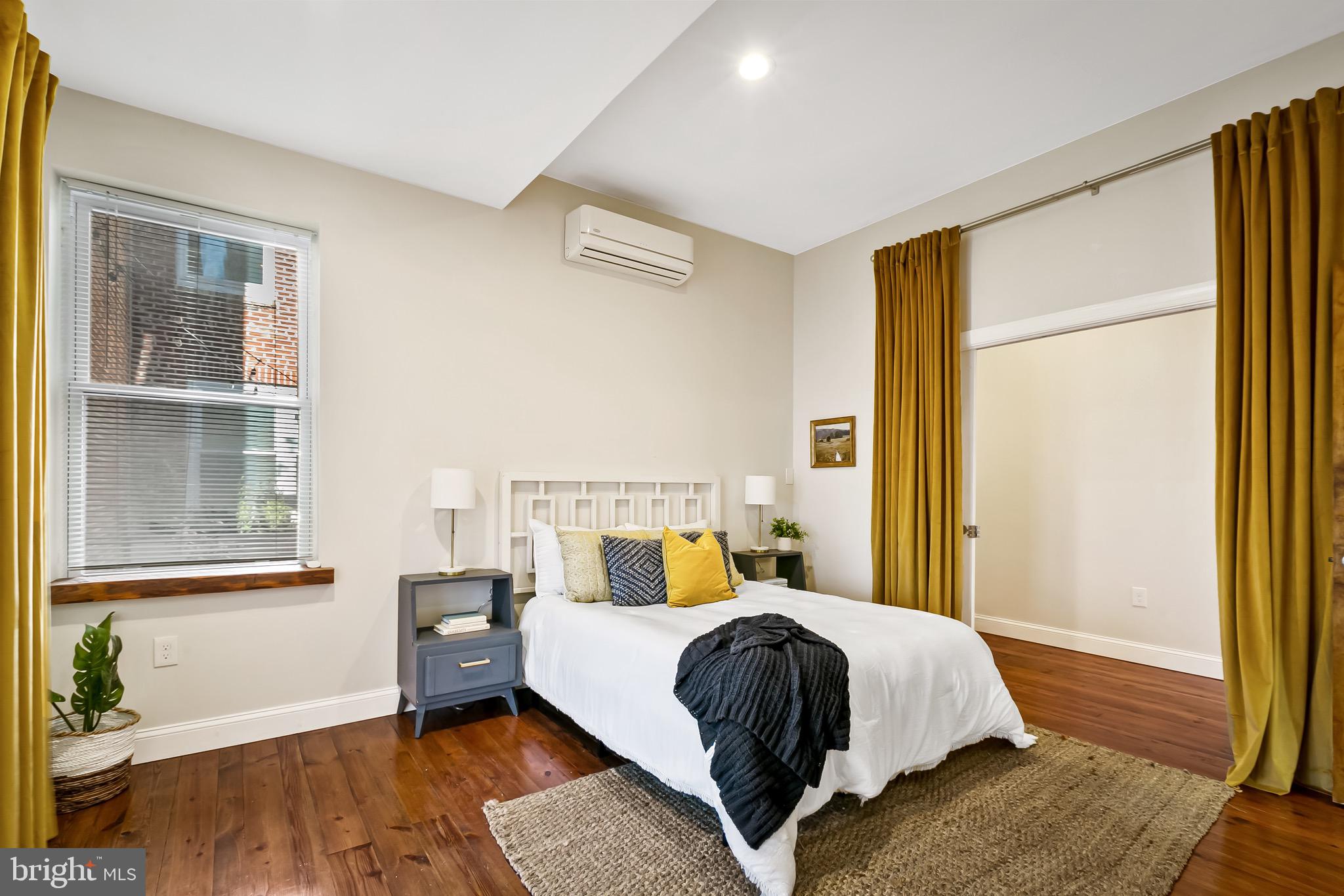 WASHINGTON HILL - Residential