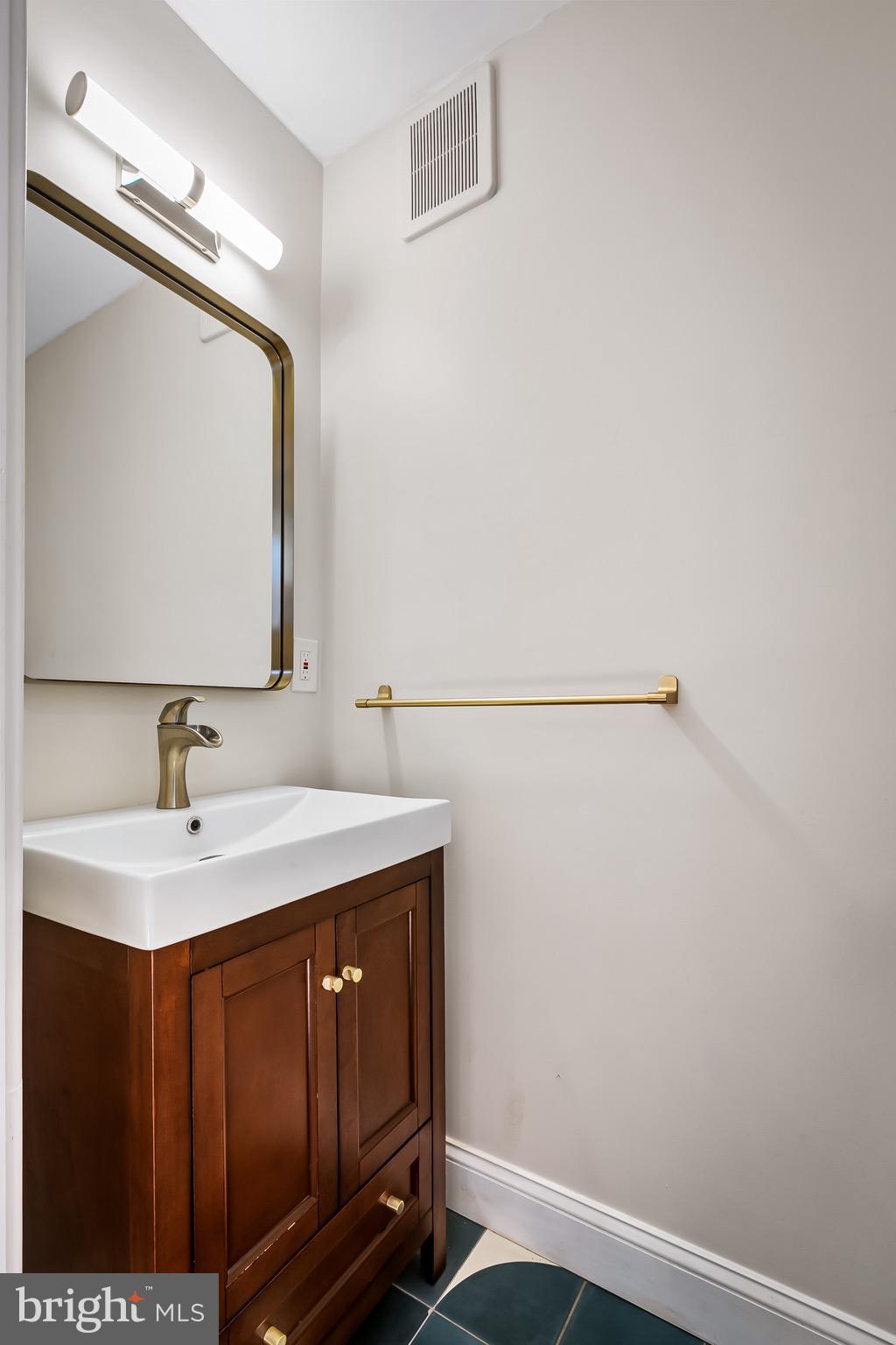 WASHINGTON HILL - Residential