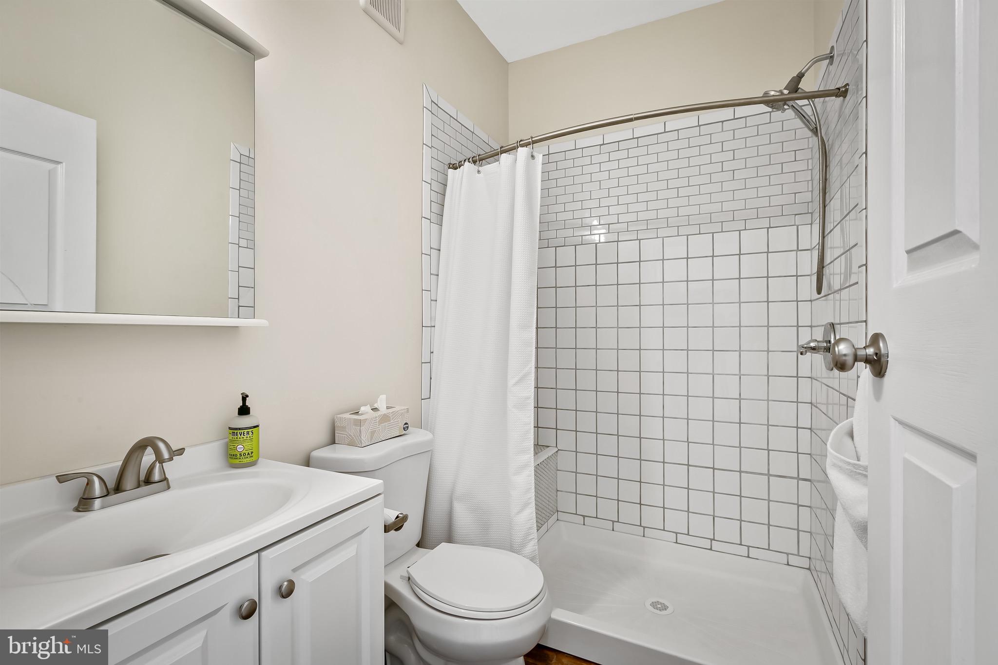 WASHINGTON HILL - Residential