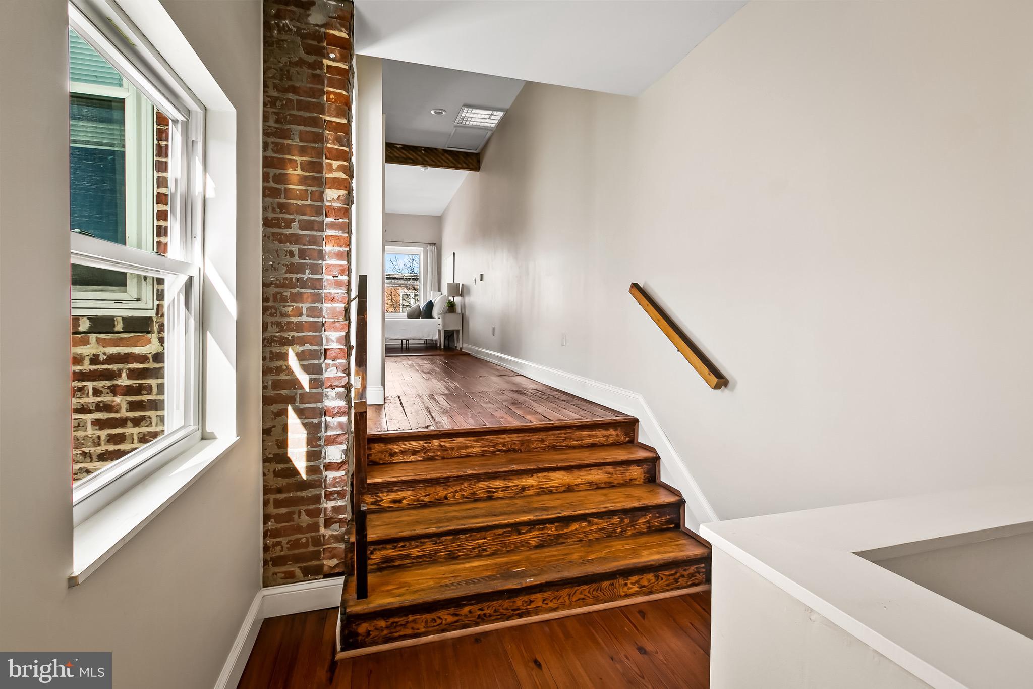 WASHINGTON HILL - Residential