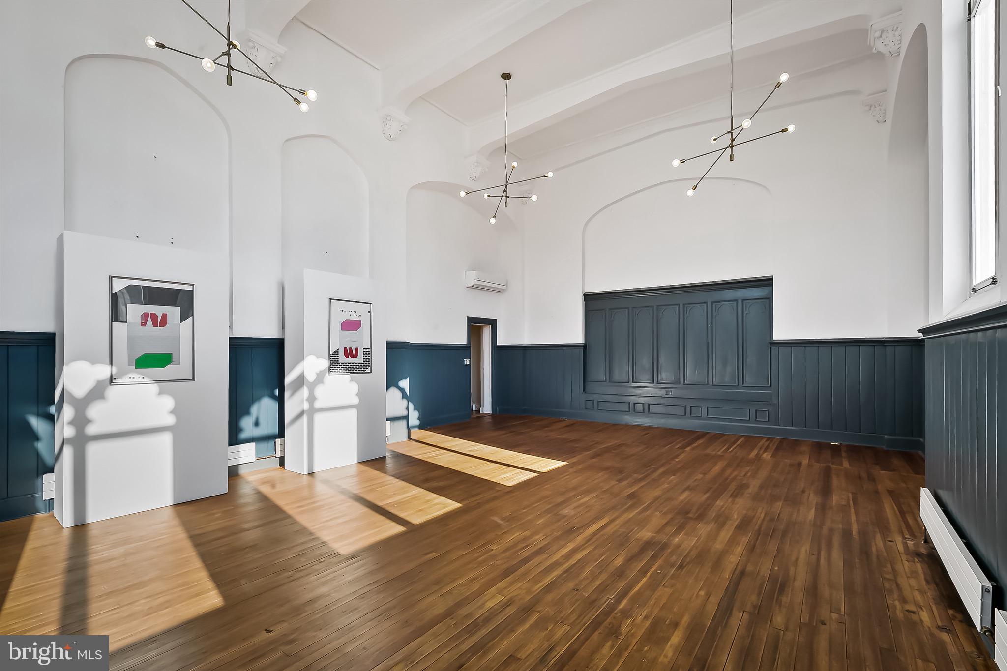 WASHINGTON HILL - Residential