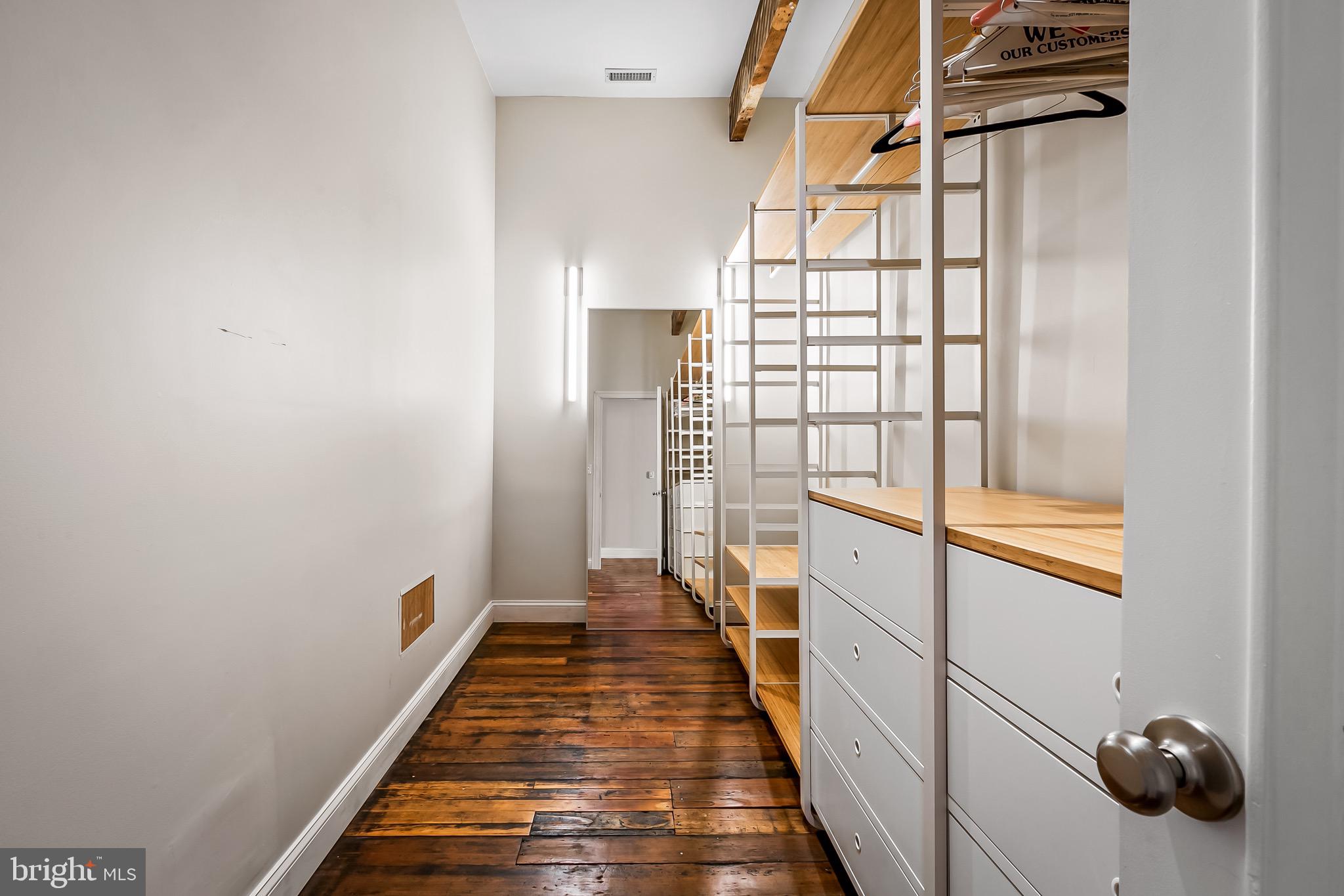 WASHINGTON HILL - Residential