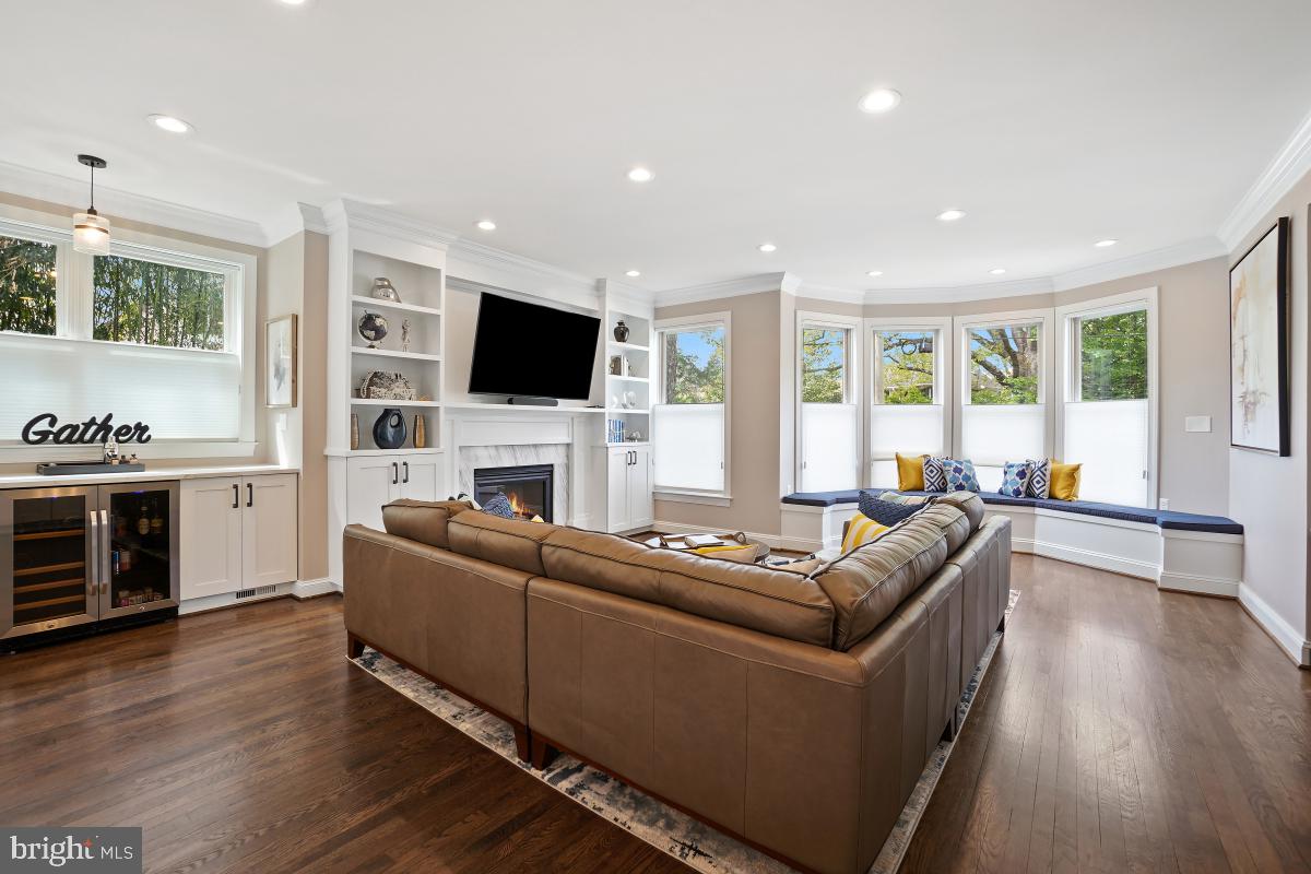 AYRLAWN - Residential