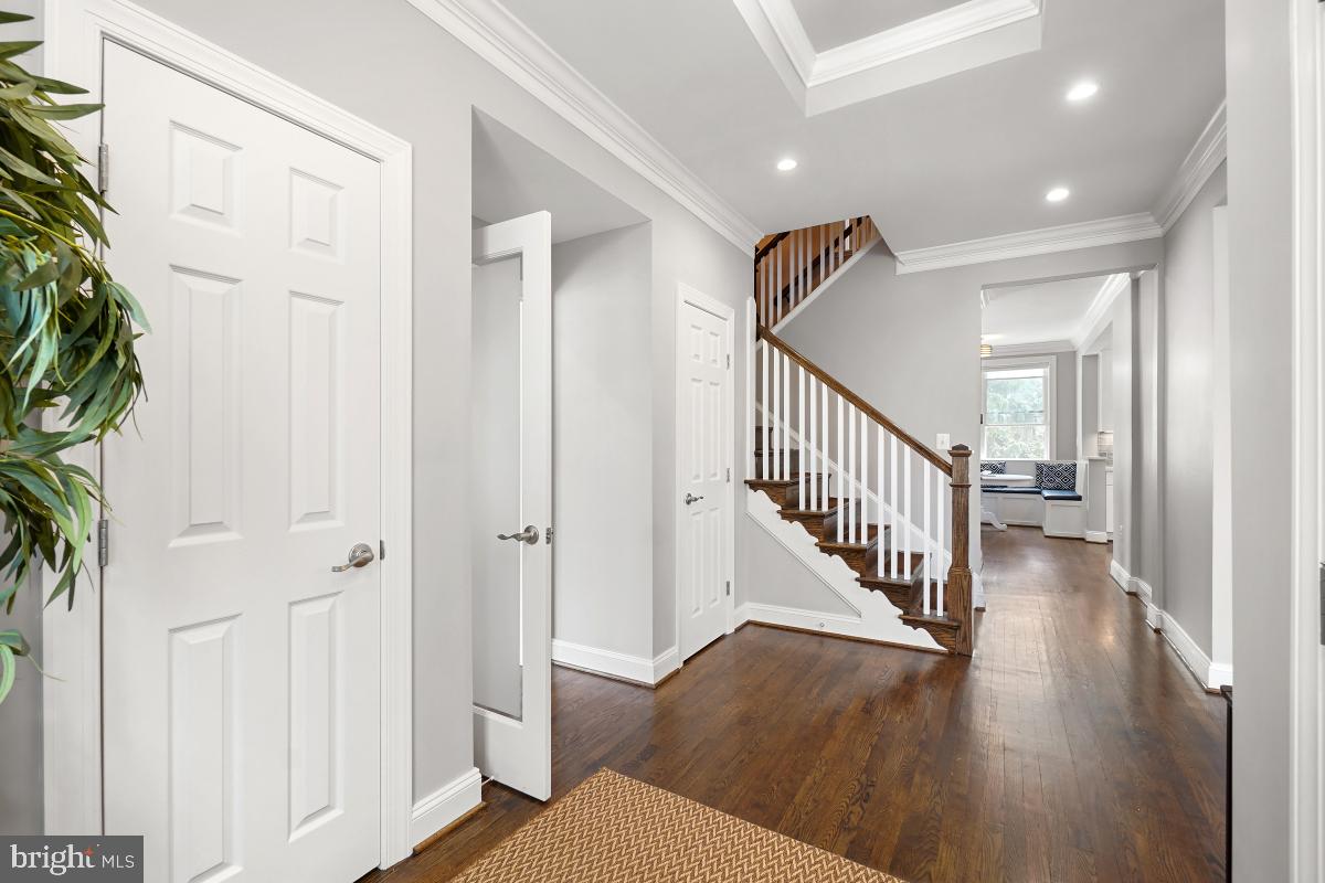 AYRLAWN - Residential