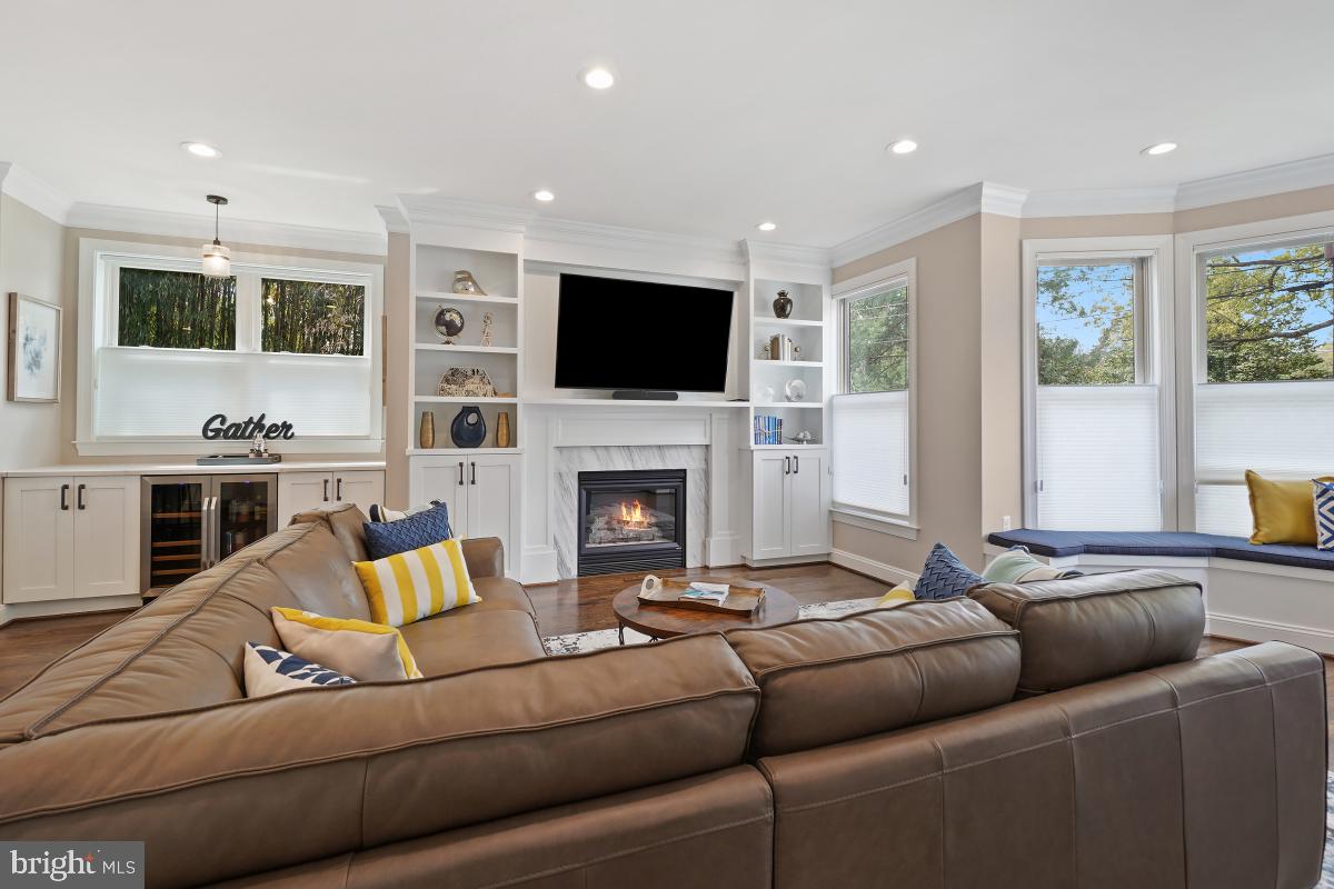 AYRLAWN - Residential