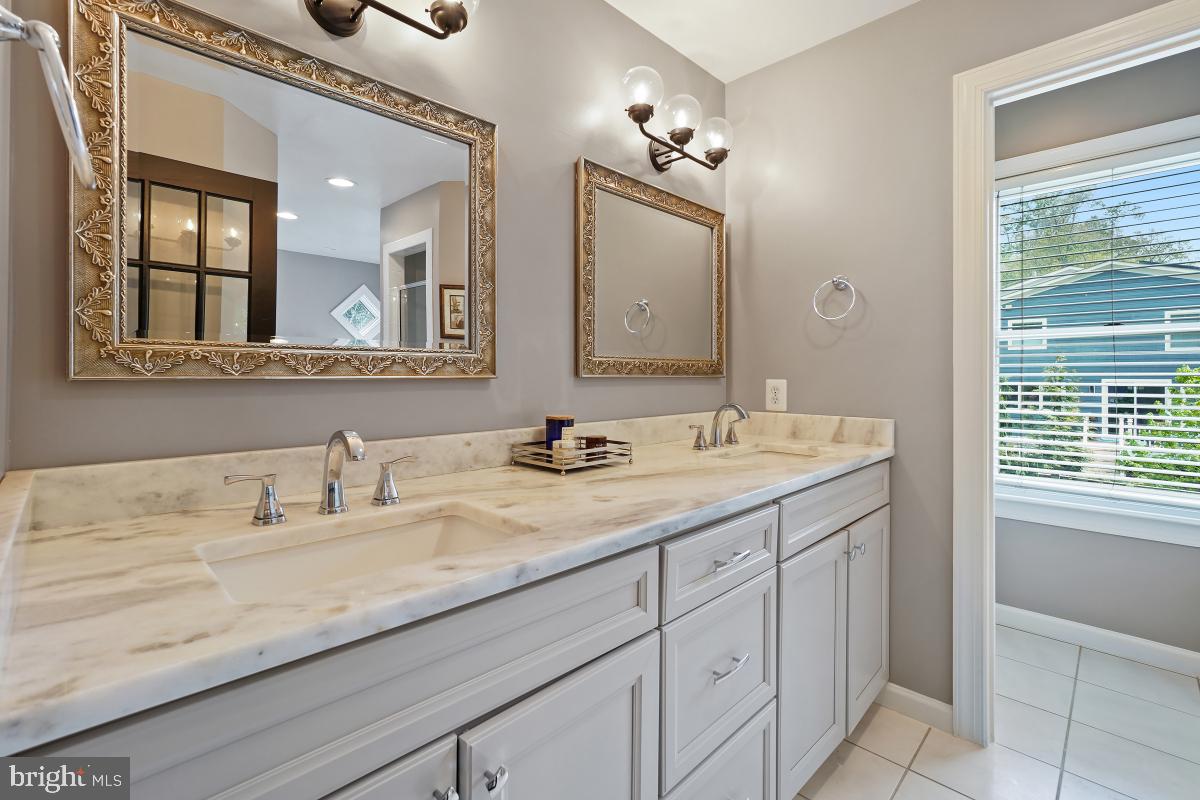 AYRLAWN - Residential