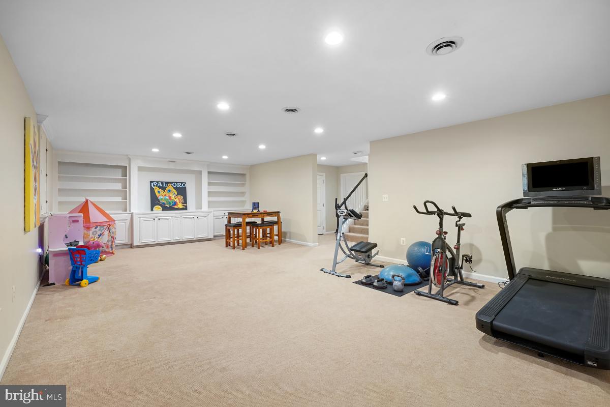 AYRLAWN - Residential