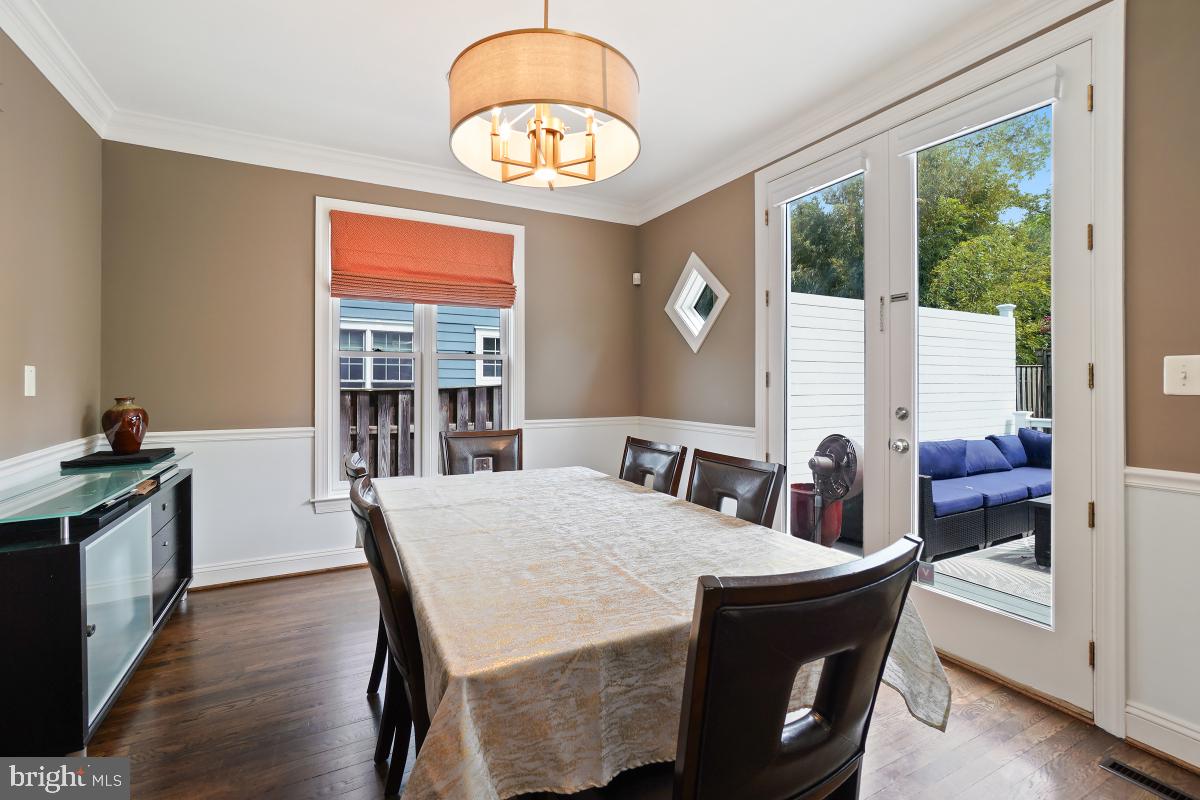 AYRLAWN - Residential