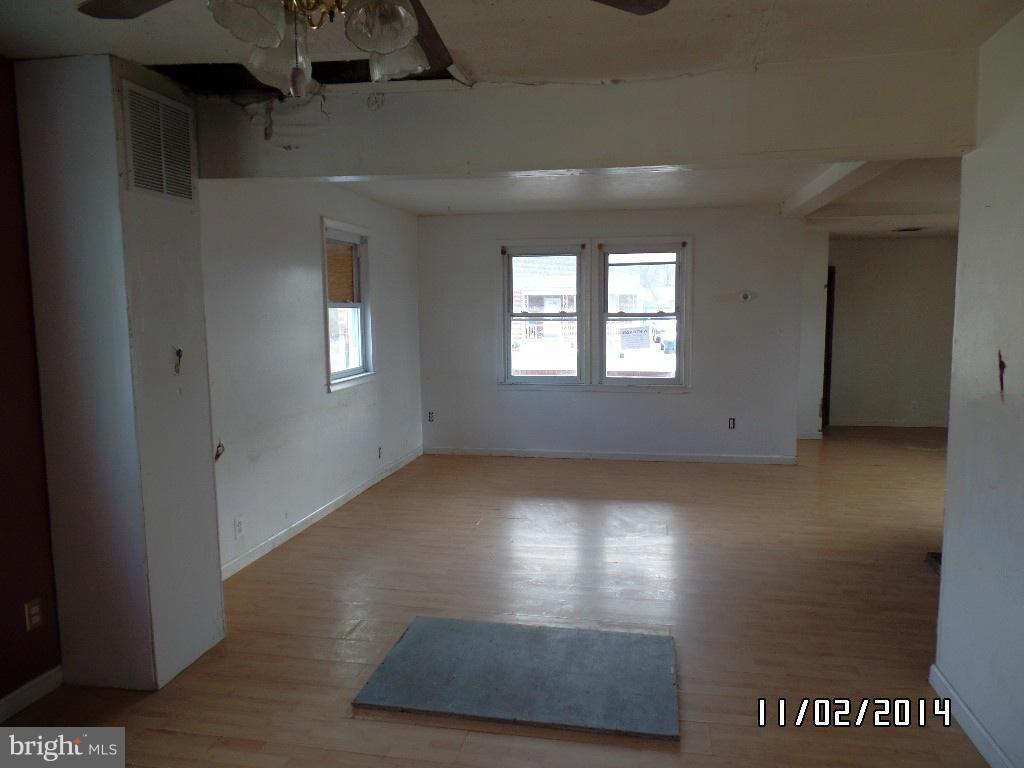 CATONSVILLE MANOR - Residential