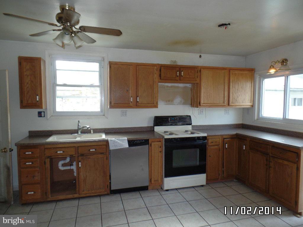 CATONSVILLE MANOR - Residential